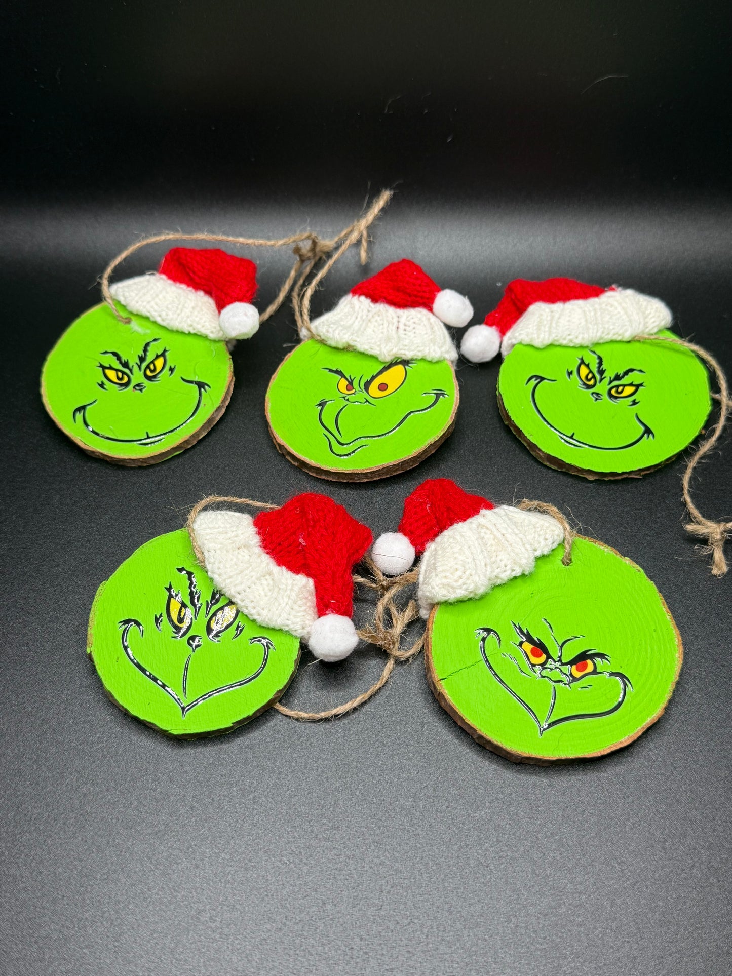 Grinch Ornament Set